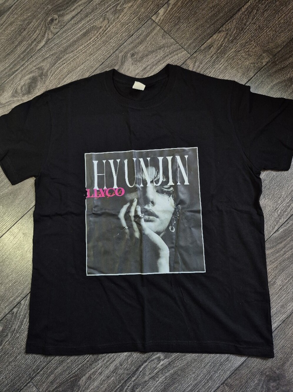 Vintage-style Stray Kids Hyunjin Black Graphic 100% Cotton Tee NEW